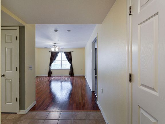 3rd image of 134 Vixen Cir APT A