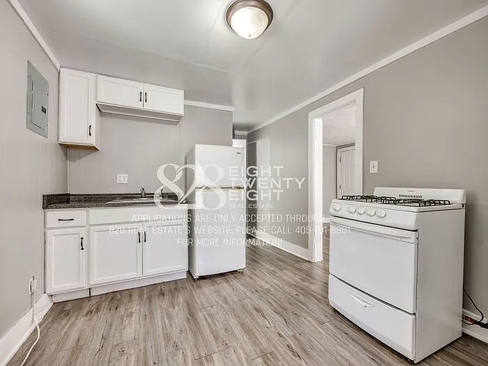 746 1/2 S Jenkins Ave #A — Photo 9