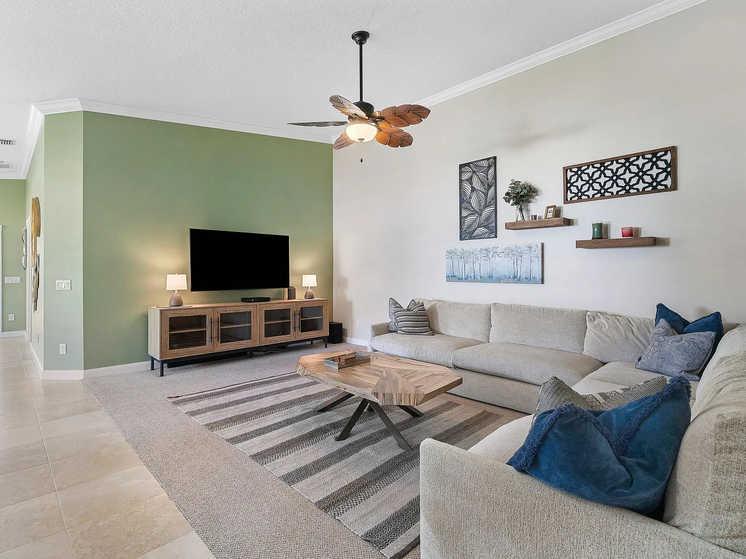 2 bed, 2.0 bath, 1526 sqft, $5,500 — Photo 3