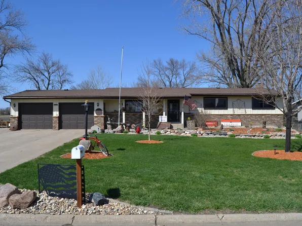 1221 Fairview St, Marshall, MN 56258