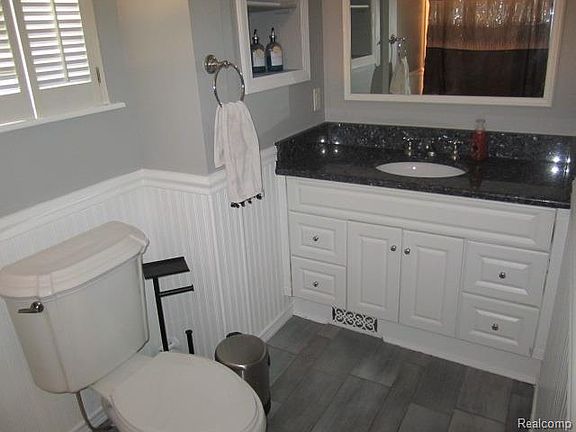 5th image of 42039 Merrimac Cir