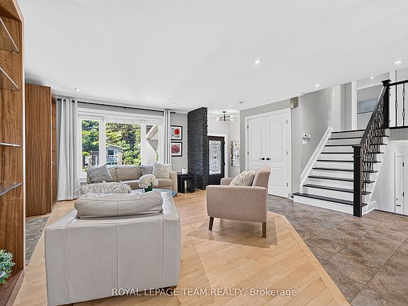 5th image of 105 Brae Cres