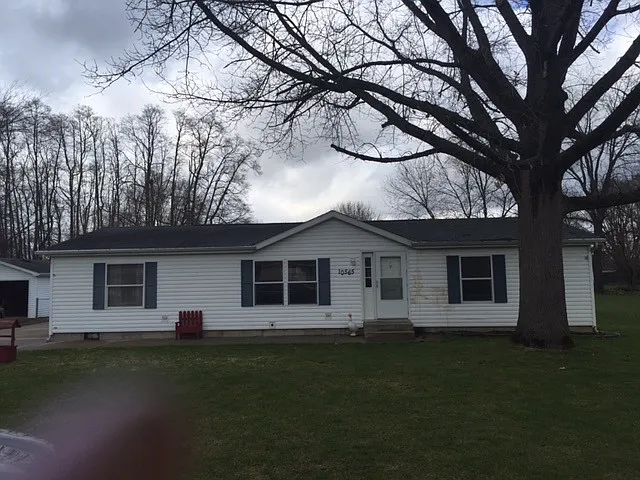 10565 Fairview Ave photo 1