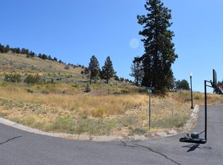 1375 Honey Locust Dr, Klamath Falls, OR 97601