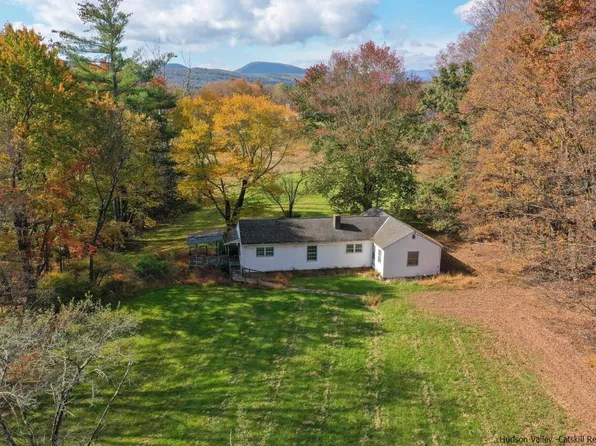 2207 Glasco Turnpike, Woodstock, NY 12498