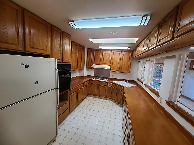 64 Norwood Ave — Photo 20