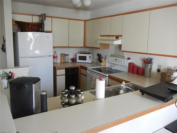 5th image of 4157 Laurel Green Cir