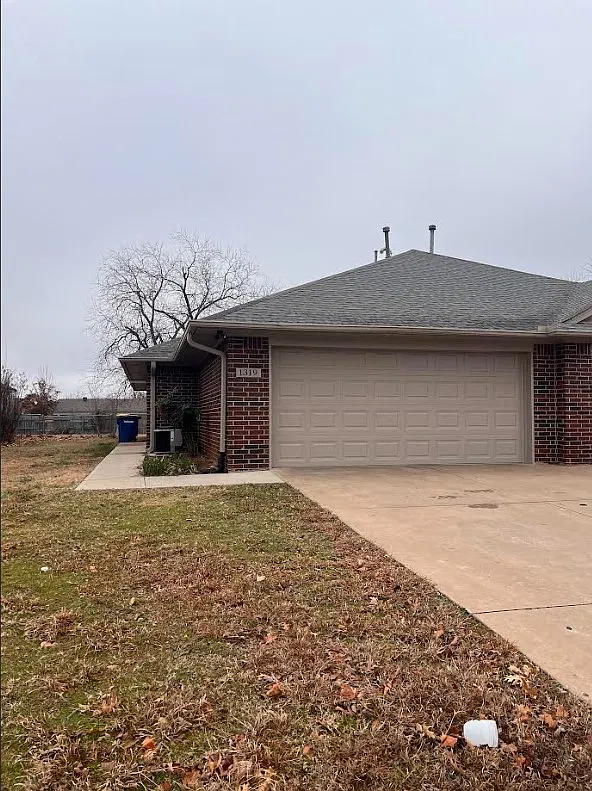 3 bed, 1500 sqft, $1,300 — Photo 1