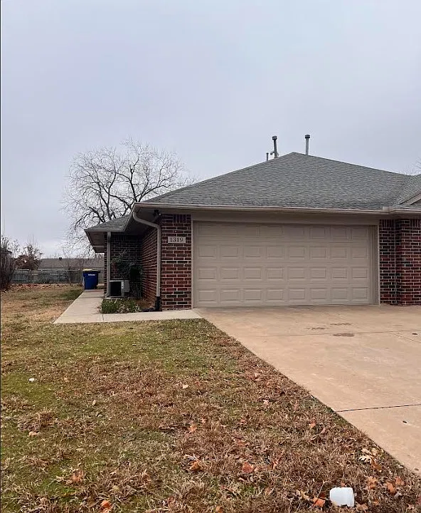 1319 N Dryden Ct