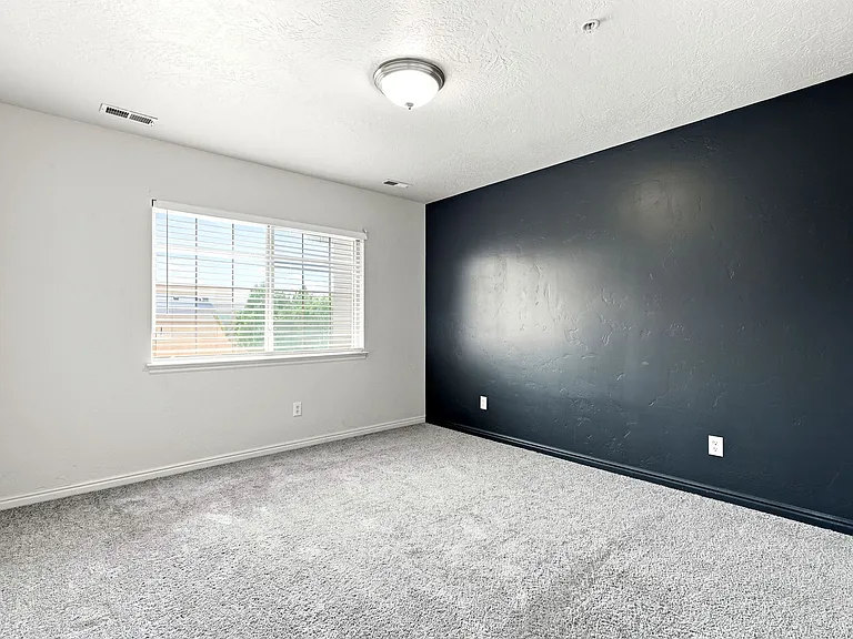 152 S 930th St E — Photo 15