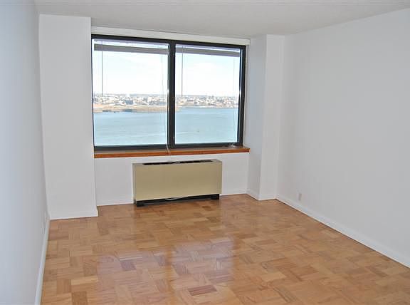 5th image of 415 E 37th St APT 15B