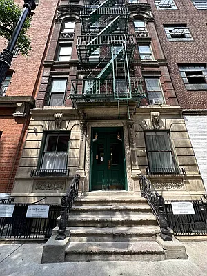 Rented by Waverly Realty Associates | media 10