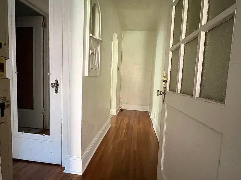 1411 E 3rd St #2 — Photo 13