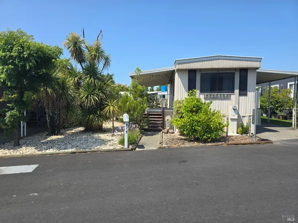 215 Apple Lane, Santa Rosa, CA 95407