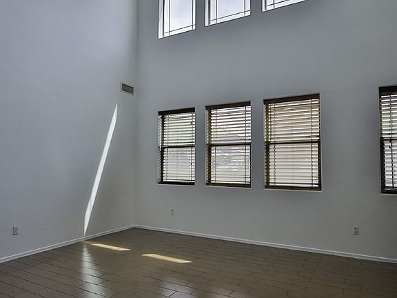 5th image of 54 W Camino Cuesta Abajo