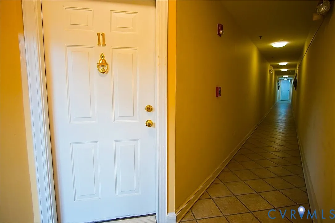 3 bed, 1.0 bath, 1338 sqft, $2,700 — Photo 4