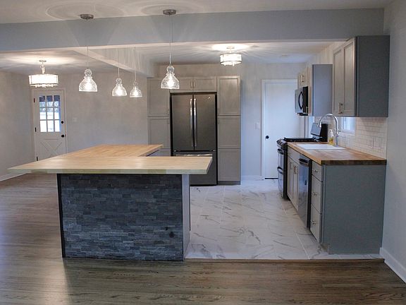 Side view kitchen