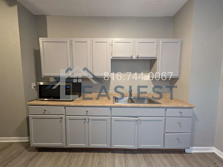 4141 Forest Ave — Photo 6