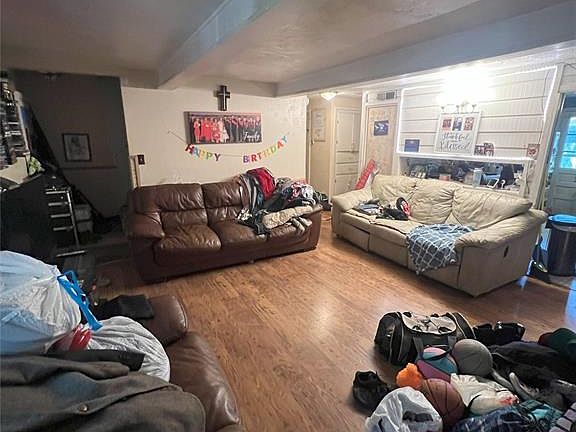 4th image of 709 Redwood Dr