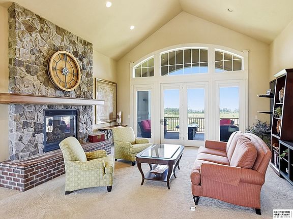 5th image of 1586 Avignon Cir