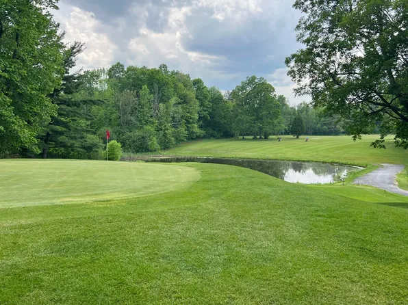 24 Golf Course Rd, Plattsburgh, NY 12903