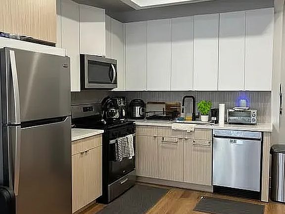 5th image of 56 E 21st St #1G
