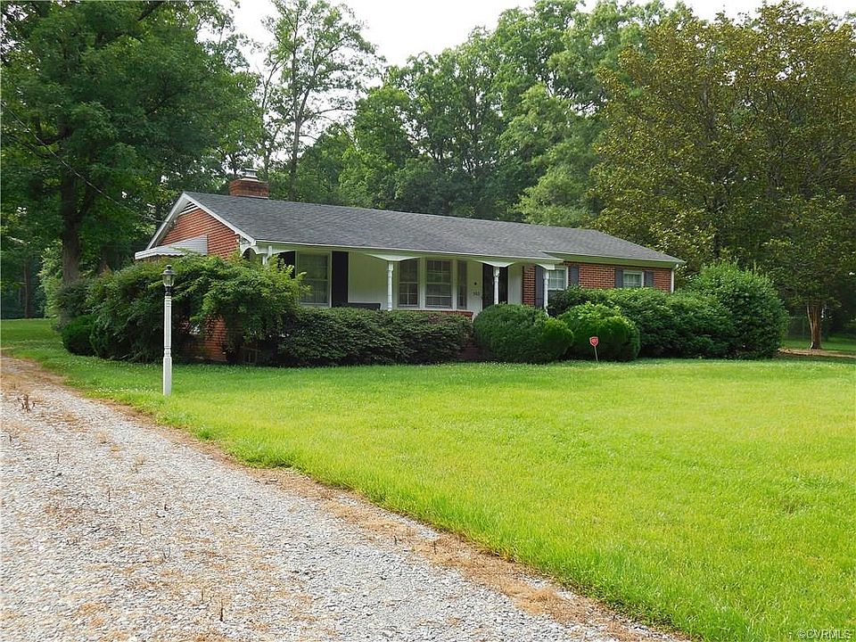 1st image of 562 Ville Ponteaux Ln