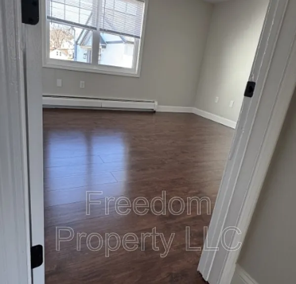569 Center St #7 — Photo 17