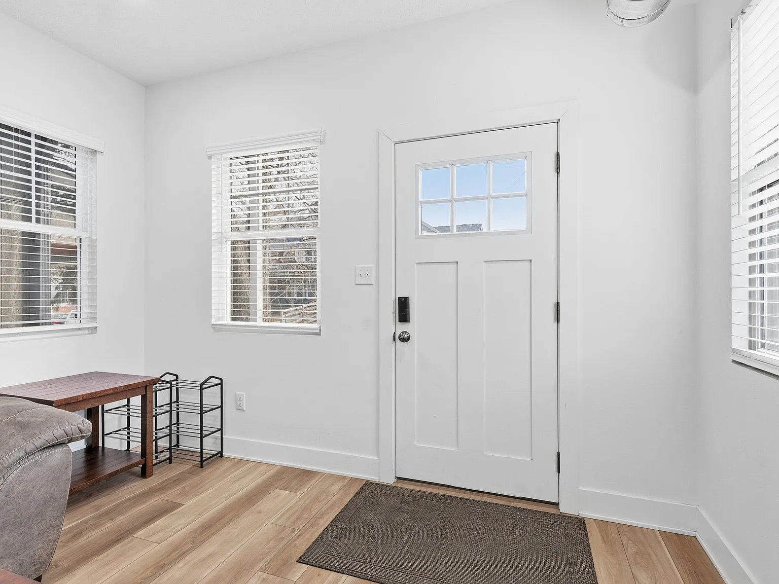 2 bed, 2.5 bath, 1590 sqft, $1,800 — Photo 3