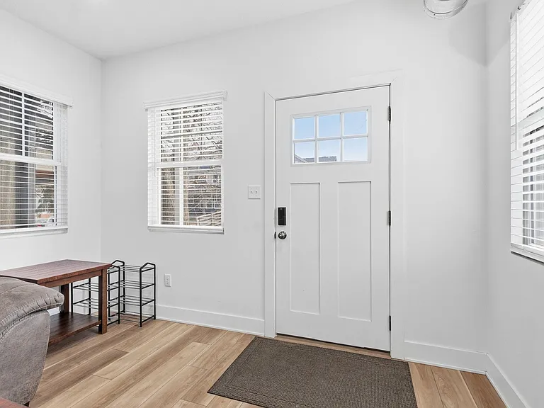 1538 Ringgold Ave — Photo 3