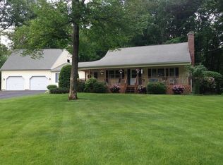 16 Jeffrey Cir, Southwick, MA 01077