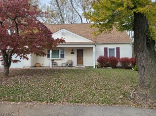 21 Bordeaux Dr, Flanders, NJ 07836