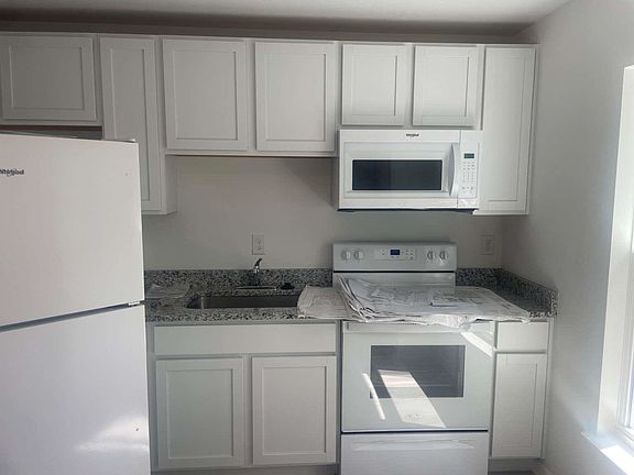 5th image of 1115 Avenue F