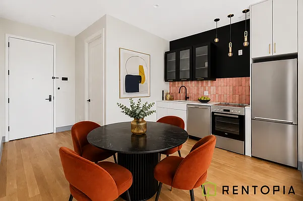 209 Montrose Avenue #4B