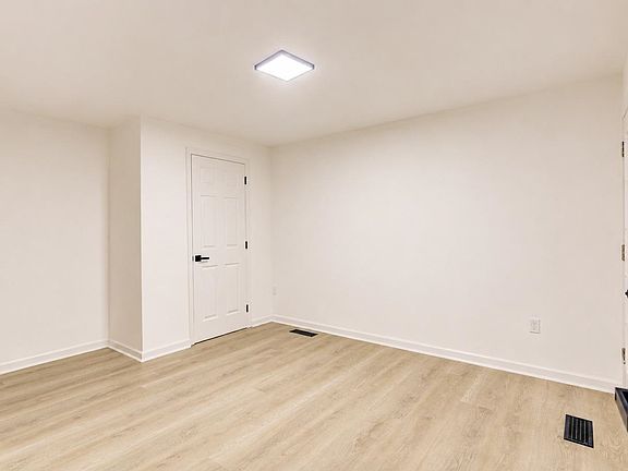 5th image of 3116 Domar St