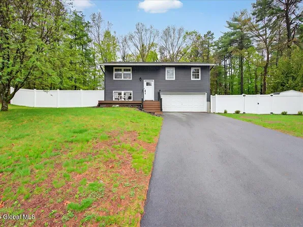 42 Red Coach Trail, Ballston Spa, NY 12020