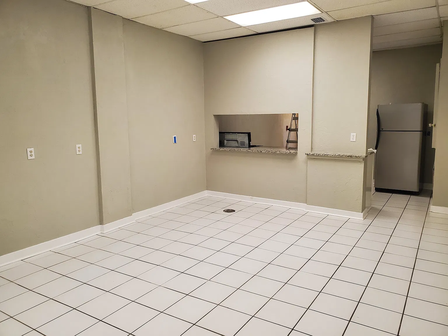 Studio, 750 sqft, $1,200 — Photo 2