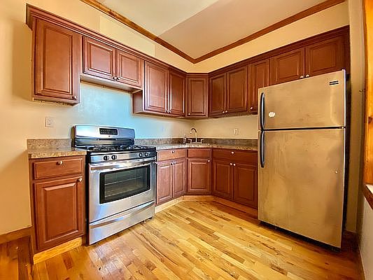 2nd image of 291 Crown St APT D2