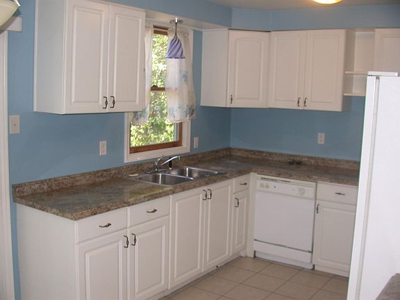 4th image of 1040 Hull Ave