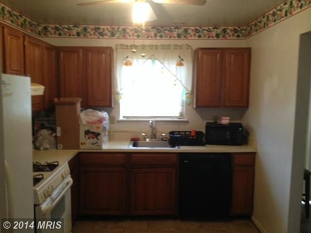 2nd image of 6100 Walnut St