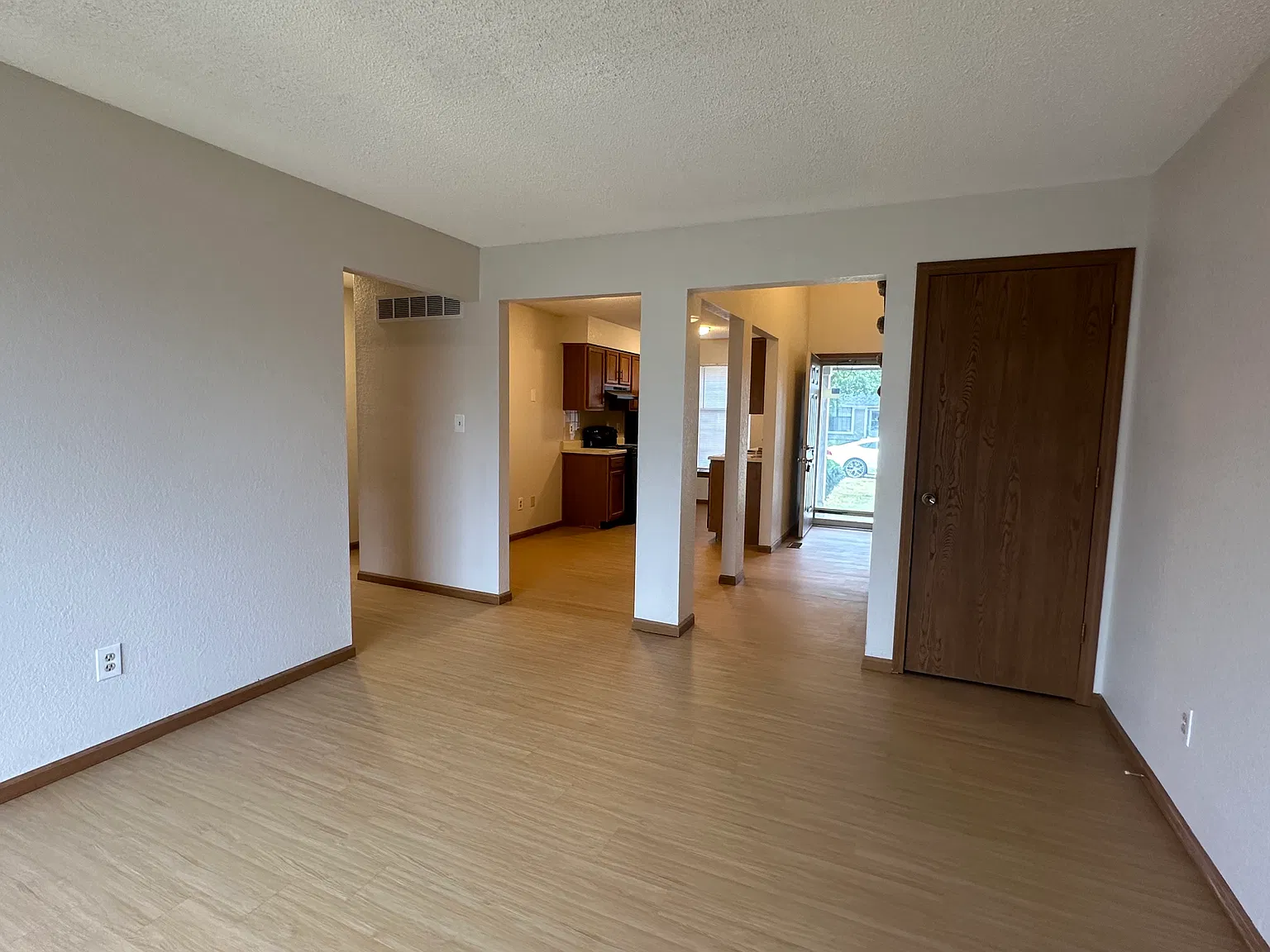 3 bed, $1,500 — Photo 4