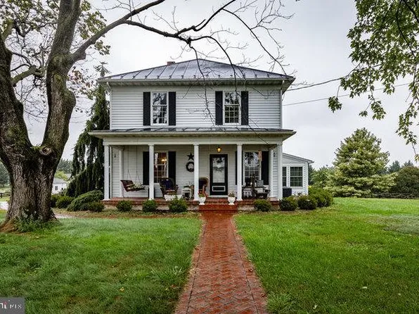 2103 Dogwood Ave, Grottoes, VA 24441