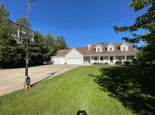 303 S 14th St, Adel, IA 50003