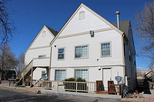 1425 Riverside Ave Photo 1