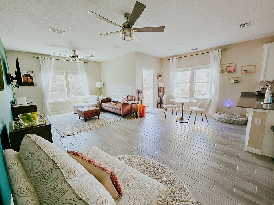 spacious living and dining area
