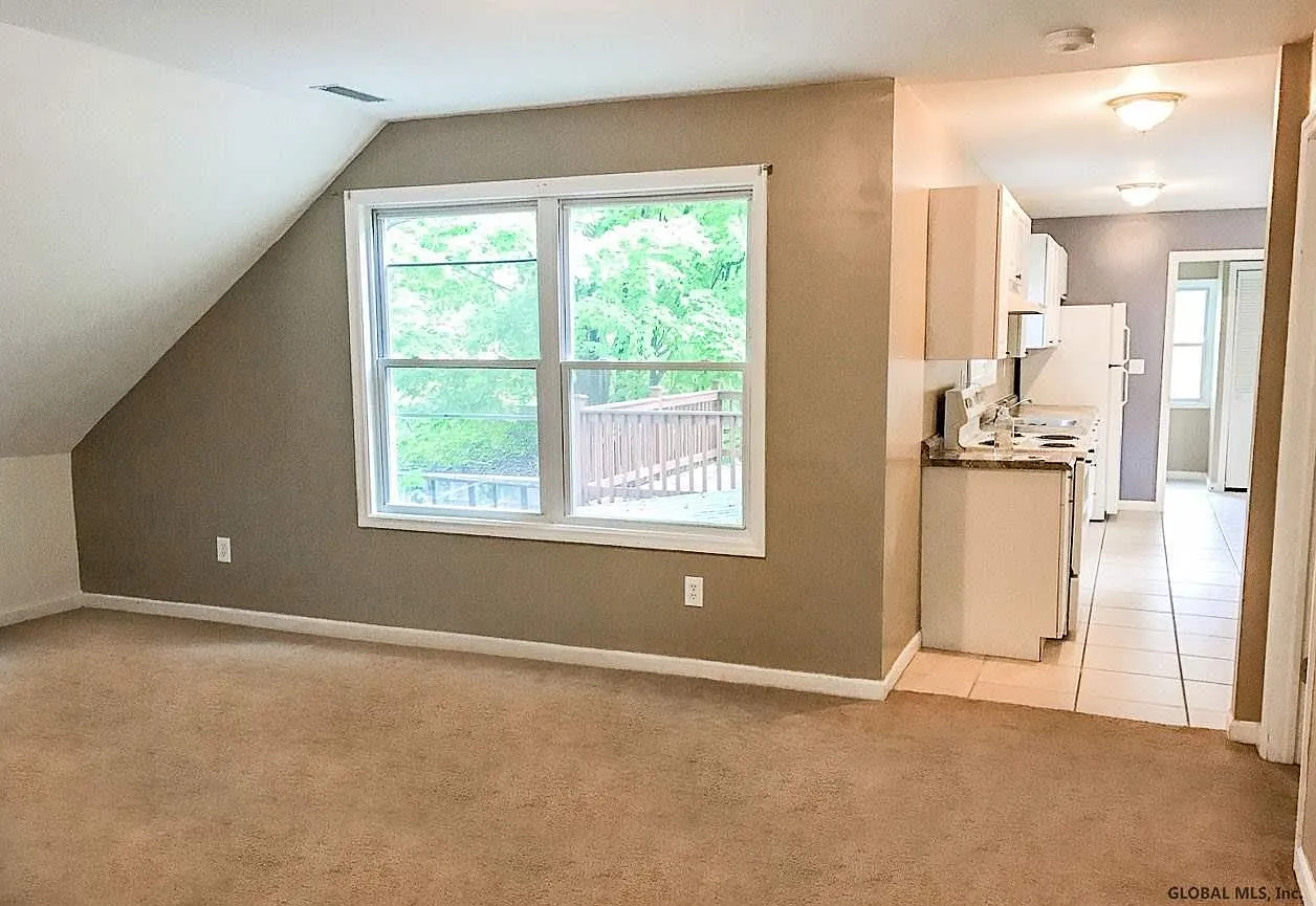 2 bed, 2.0 bath, 1300 sqft, $1,795 — Photo 3