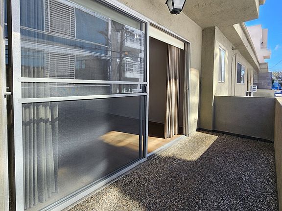 5th image of 1852 Corinth Ave #16