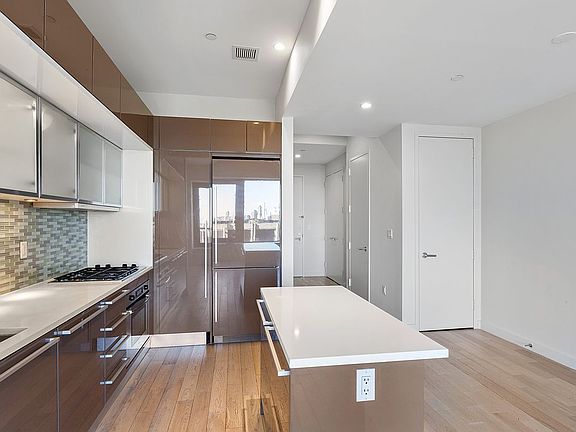 5th image of 75 Wall St APT 24Q