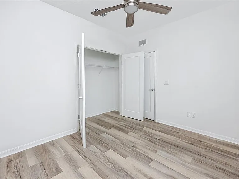 915 E 15th Ave #1 — Photo 36