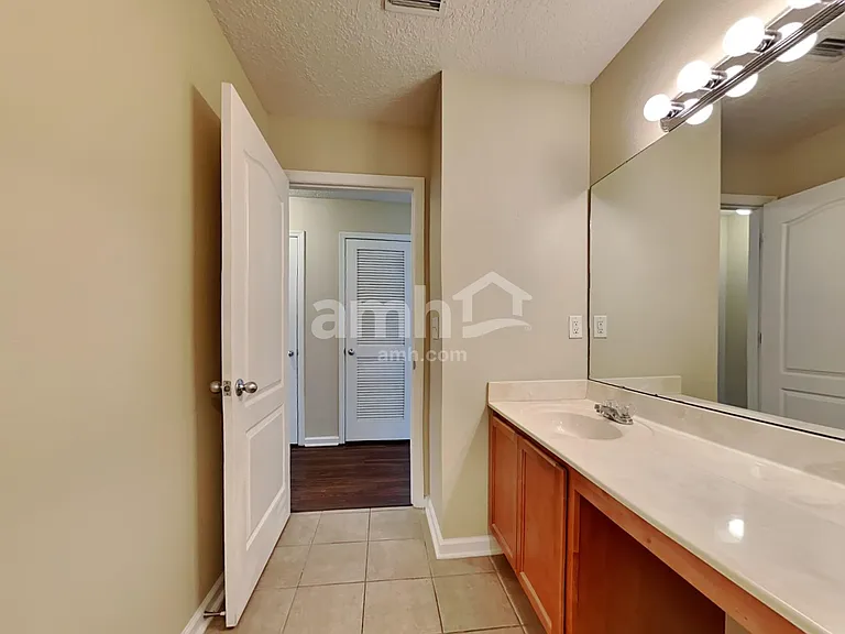 2371 Tyson Lake Dr — Photo 16